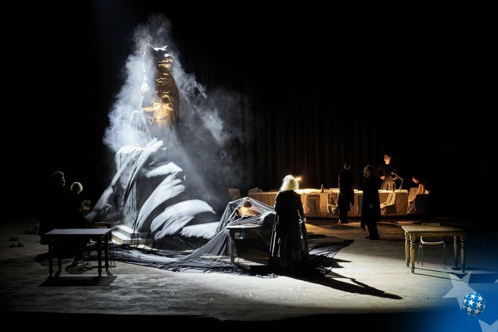 Watch the trailer for Hecuba, not Hecuba